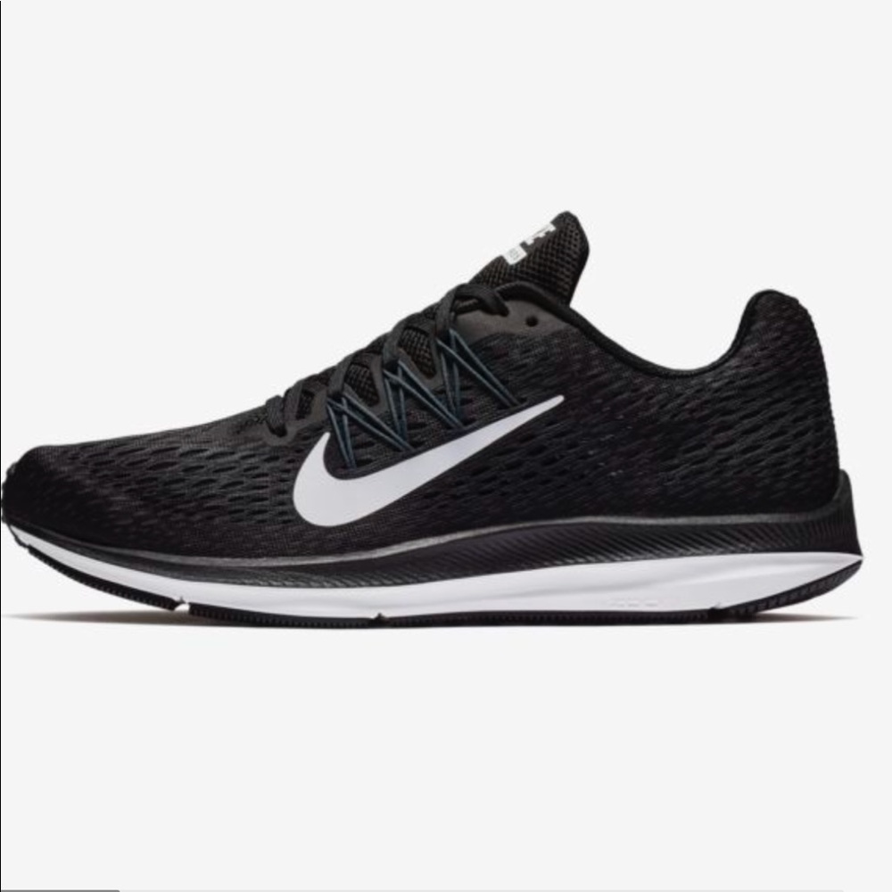 Men’s size 11 Nike shoes